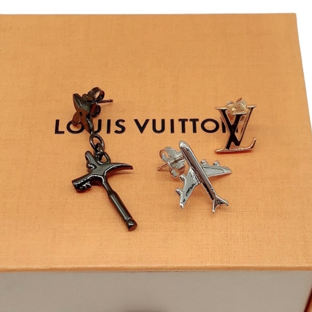 Louis Vuitton Silver and Black Earrings Set